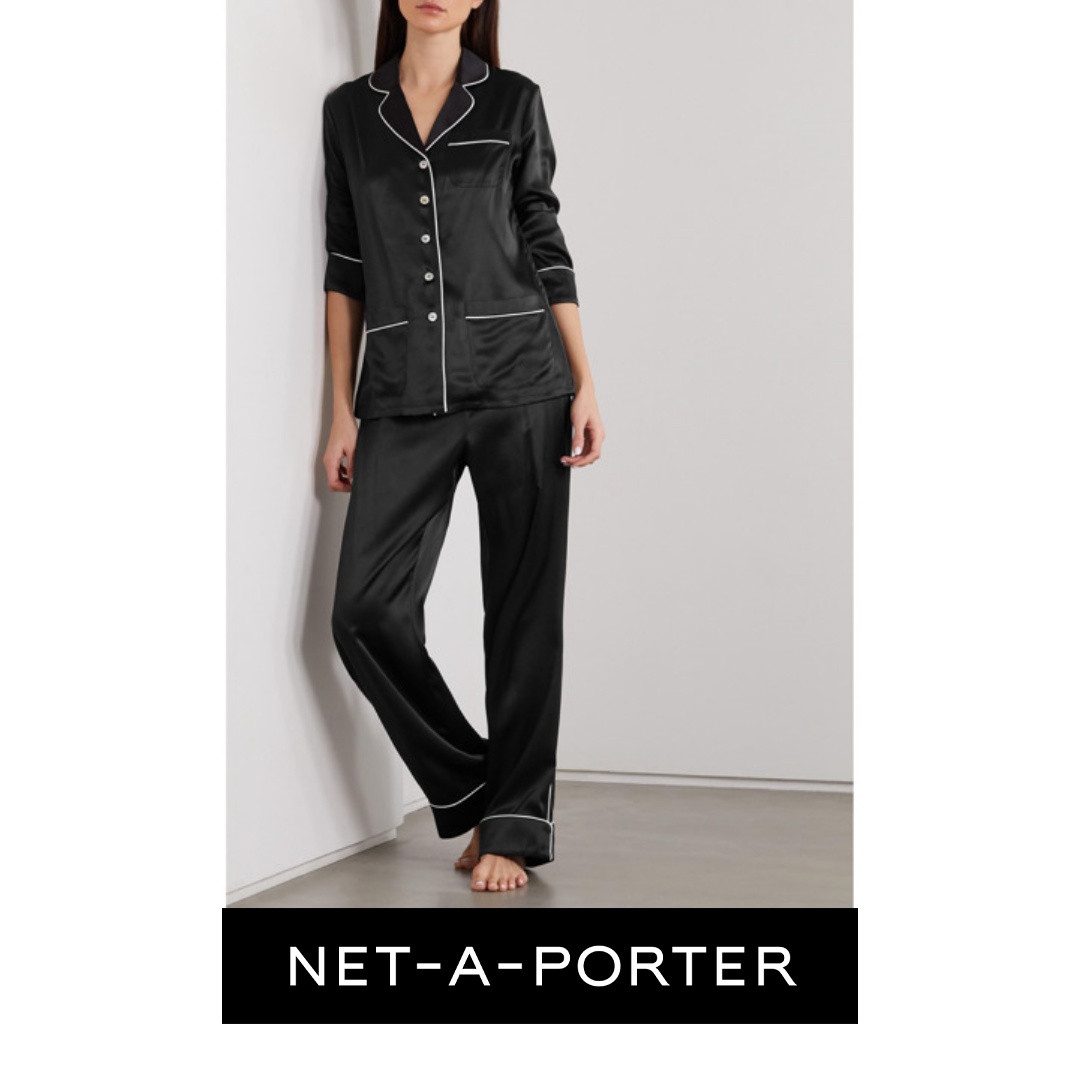 NET-A-PORTER Facebook ad