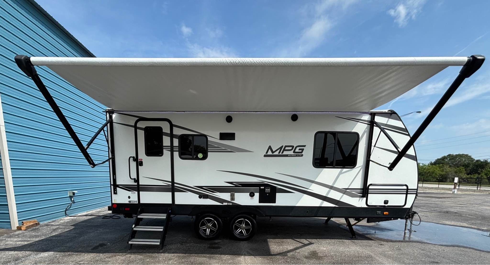 Rj Collins Facebook ad: 2021 Cruiser RV MPG 2100 RB
