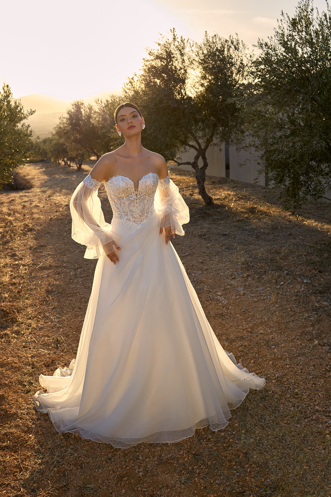 Beloved Hochzeitsstudio Facebook ad: Der Moment, in dem du dein Kleid findest…