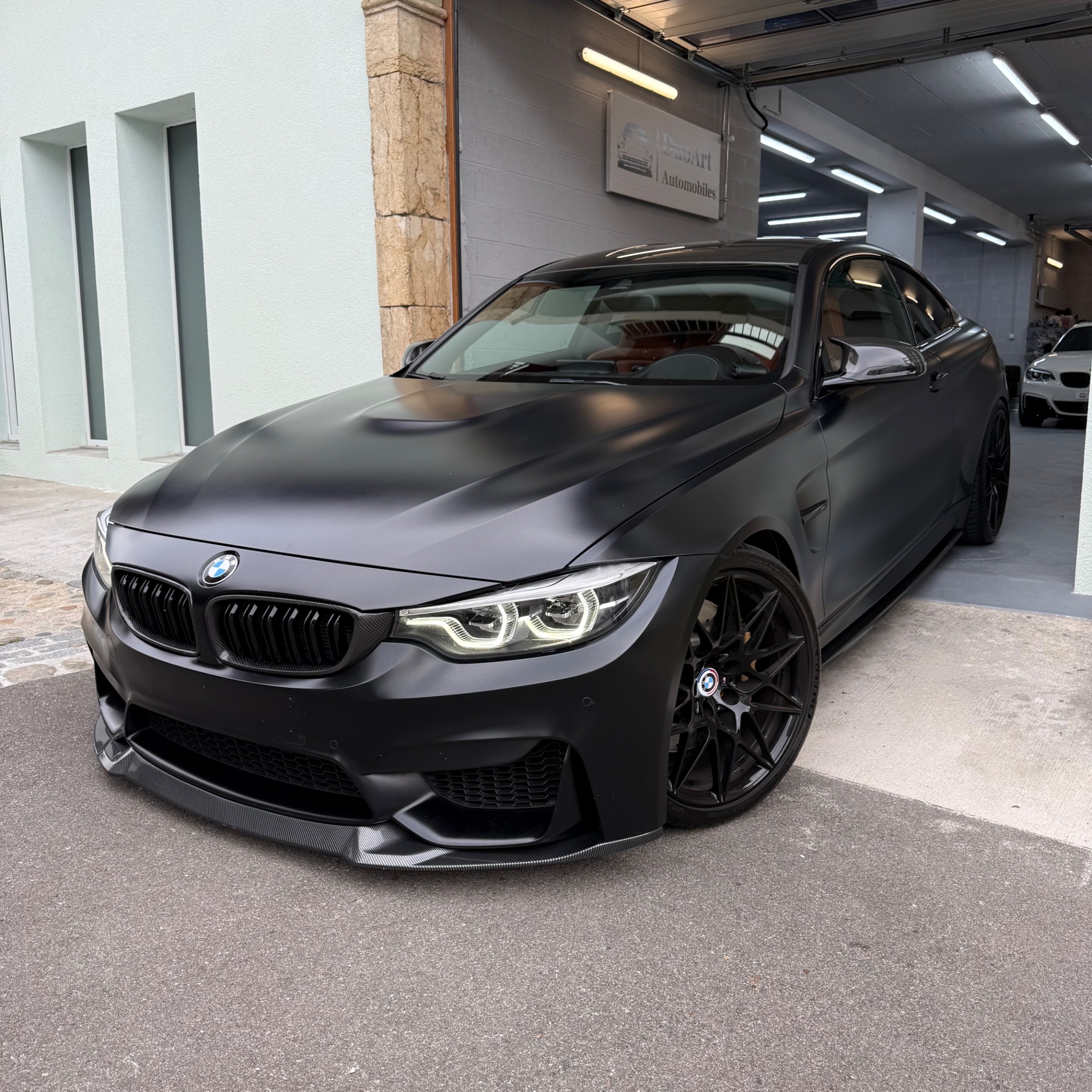 Bleart Januzi Facebook ad: 2018 BMW M4 Coupé Compétition Individual sans fap/ohne opf