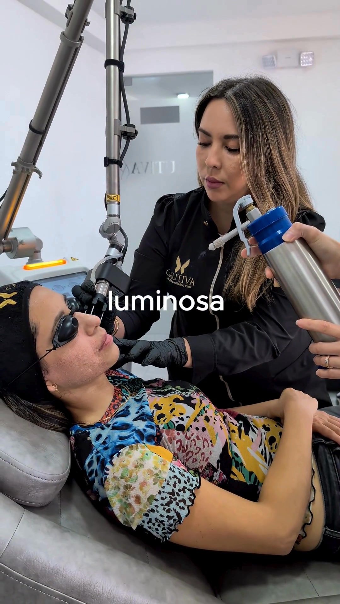 Cautiva Láser CM Facebook ad: Tratamiento Laser Co2 fraccionado