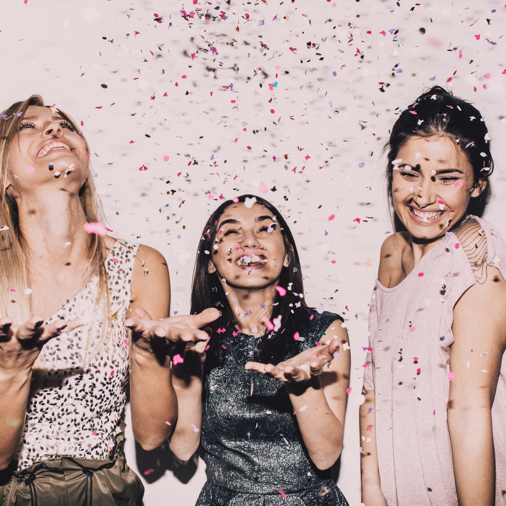 Invited Clubs Facebook ad: Plan less and celebrate more this summer.