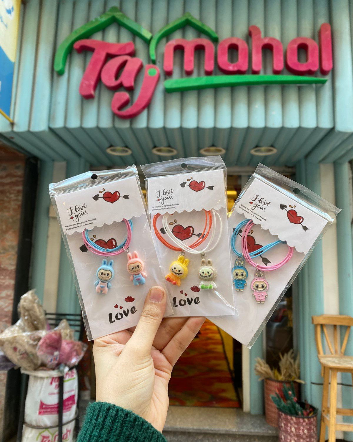 Taj Mahal Stores Facebook ad: وصل تاج محل اكسسوارات اطفال تحفااا