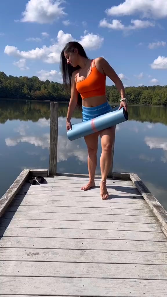 Liforme Facebook ad: Loved by Yogis Worldwide