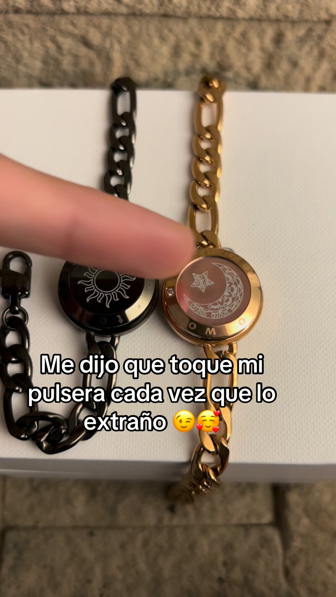 Portlam Facebook ad: REGALOS ESPECIALES PARA PAREJAS