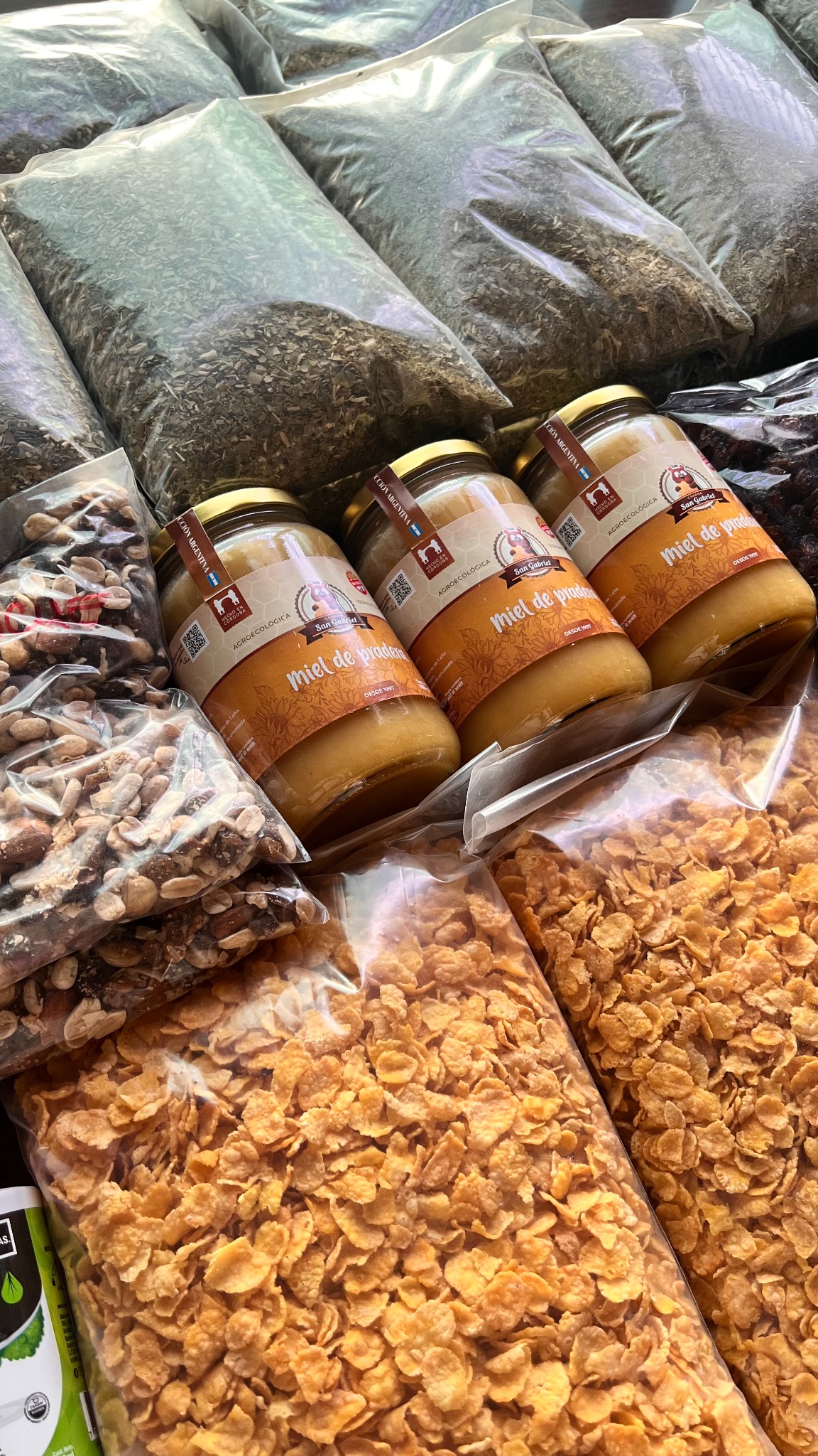 Almacén de Frutos Facebook ad: Comprar con la lista mayorista es conveniente
