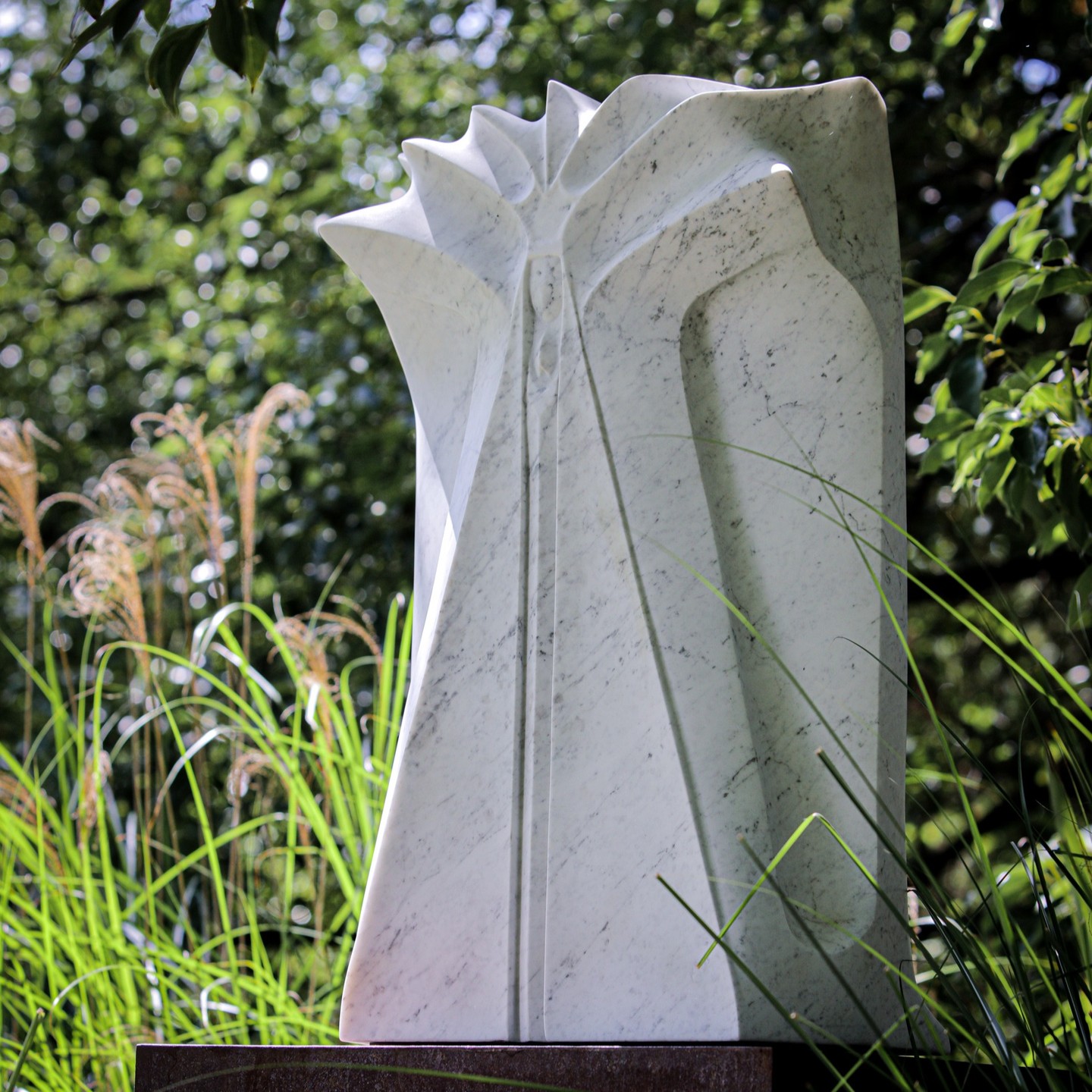 Lilia Pujol Escultora Facebook ad: Les presento ‘La Virgen de Luján’, una escultura…