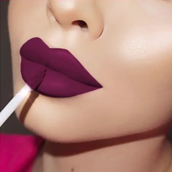 Lipstick Addict Facebook ad: Rouge à Lèvres Liquide Matte Black Crystals