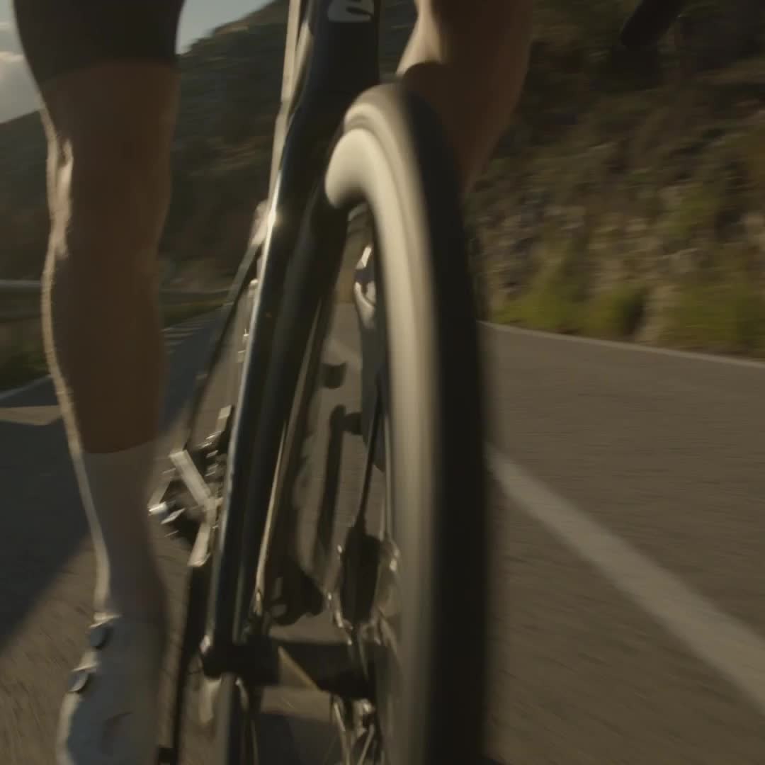 Cyclingceramic Facebook ad: Unleash Your Ride's Full Potential