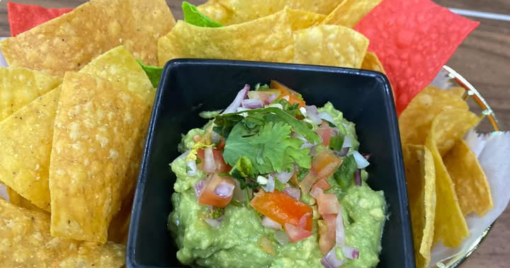Soy Oaxaca Mexican restaurant & Bar. Facebook ad: Family business.