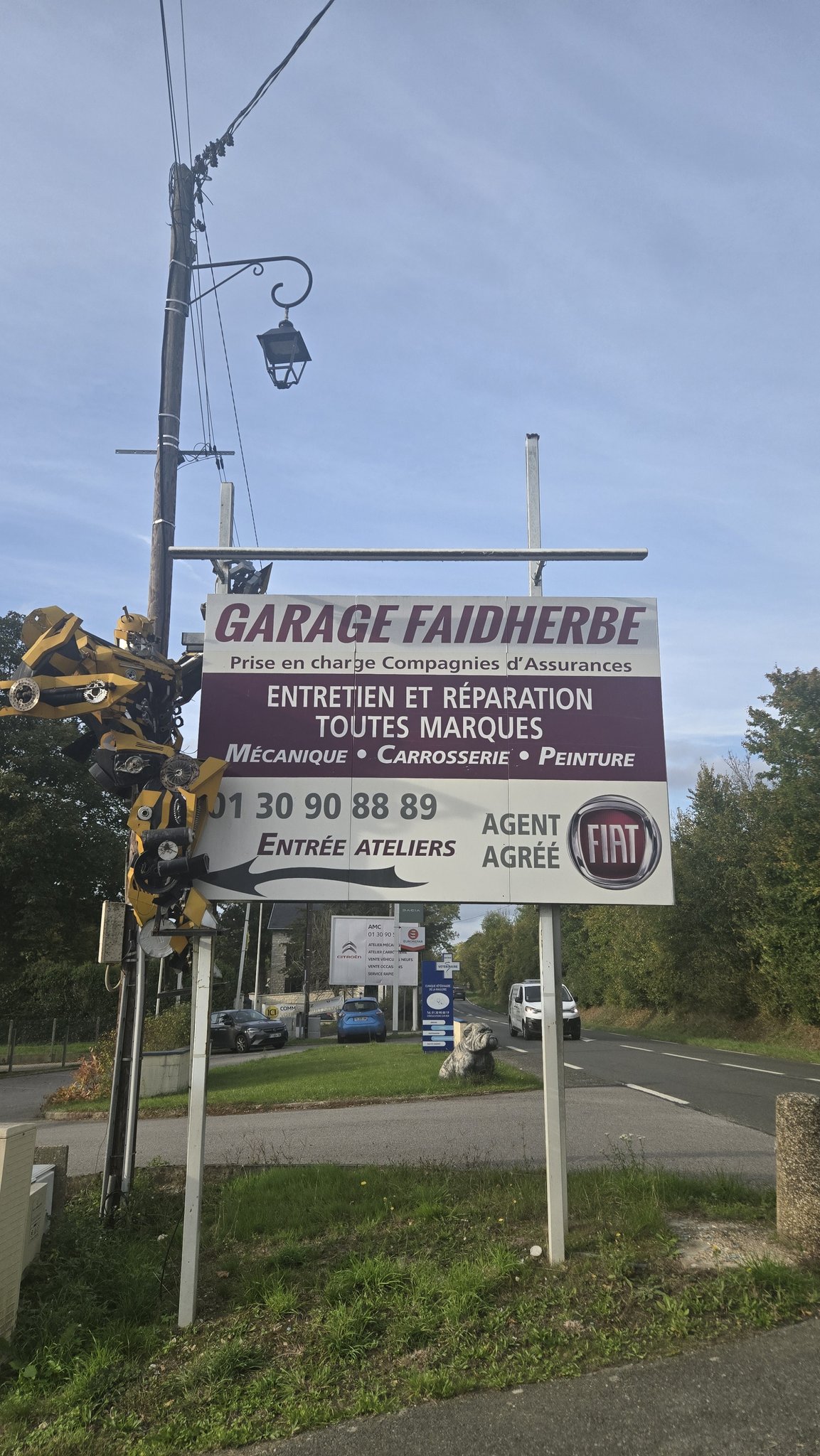 Laurent Thierry Facebook ad: Chez nous, on RÉPARE au lieu de remplacer…