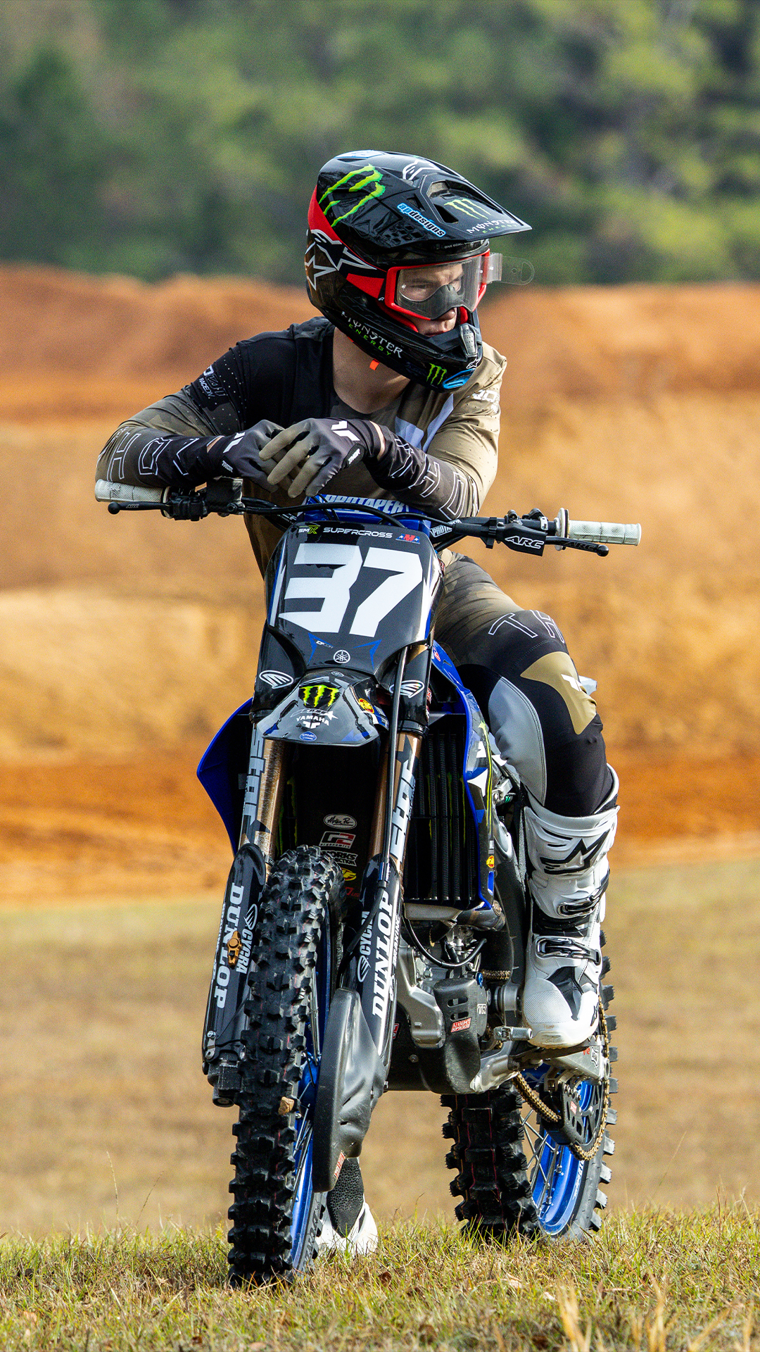 MXstore Facebook ad