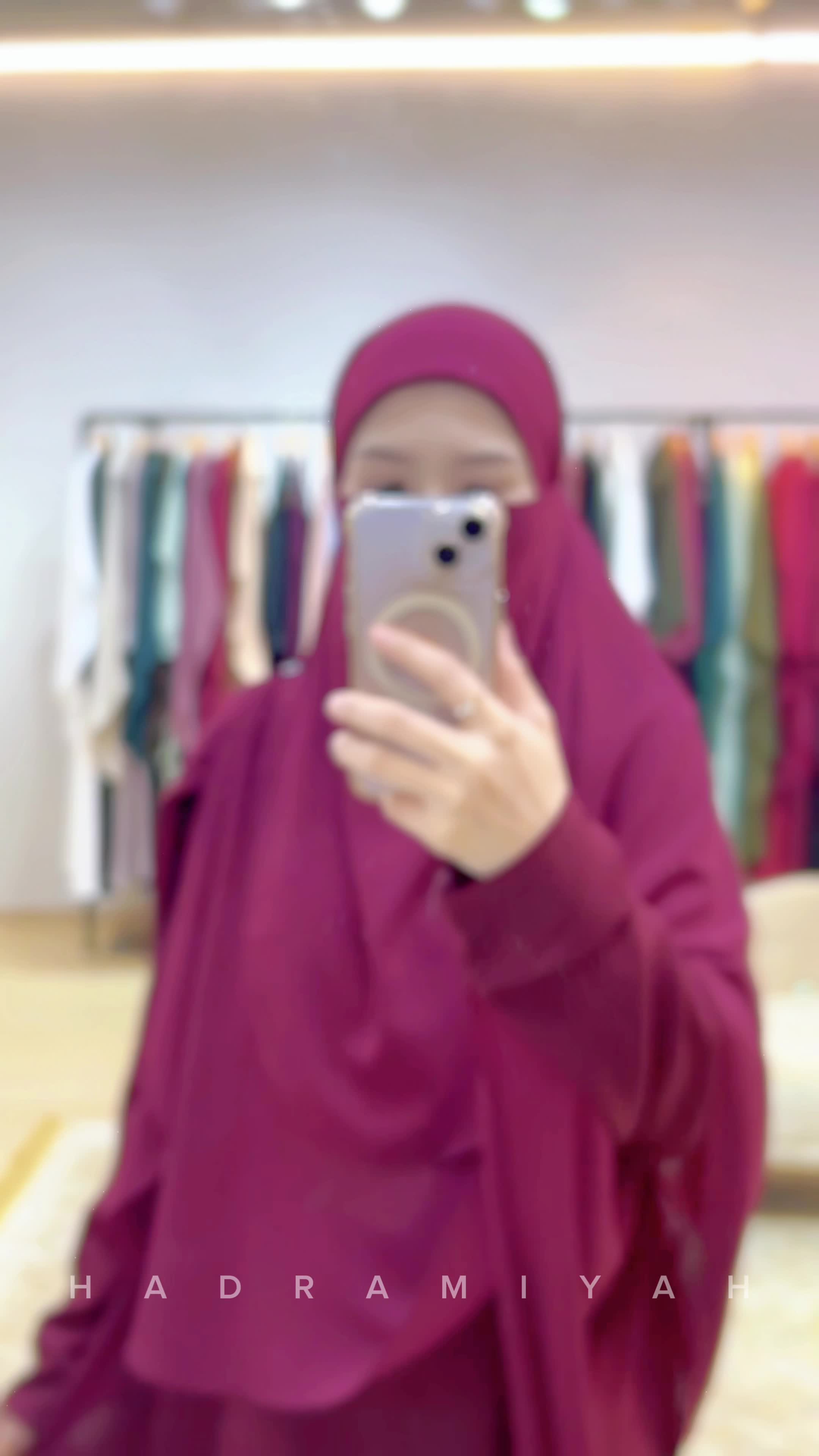 Butik Hadramiyah HQ Facebook ad: NAK BERGAYA, TAPI MALAS SIAP LAMA?Jangan risau, Jubah…