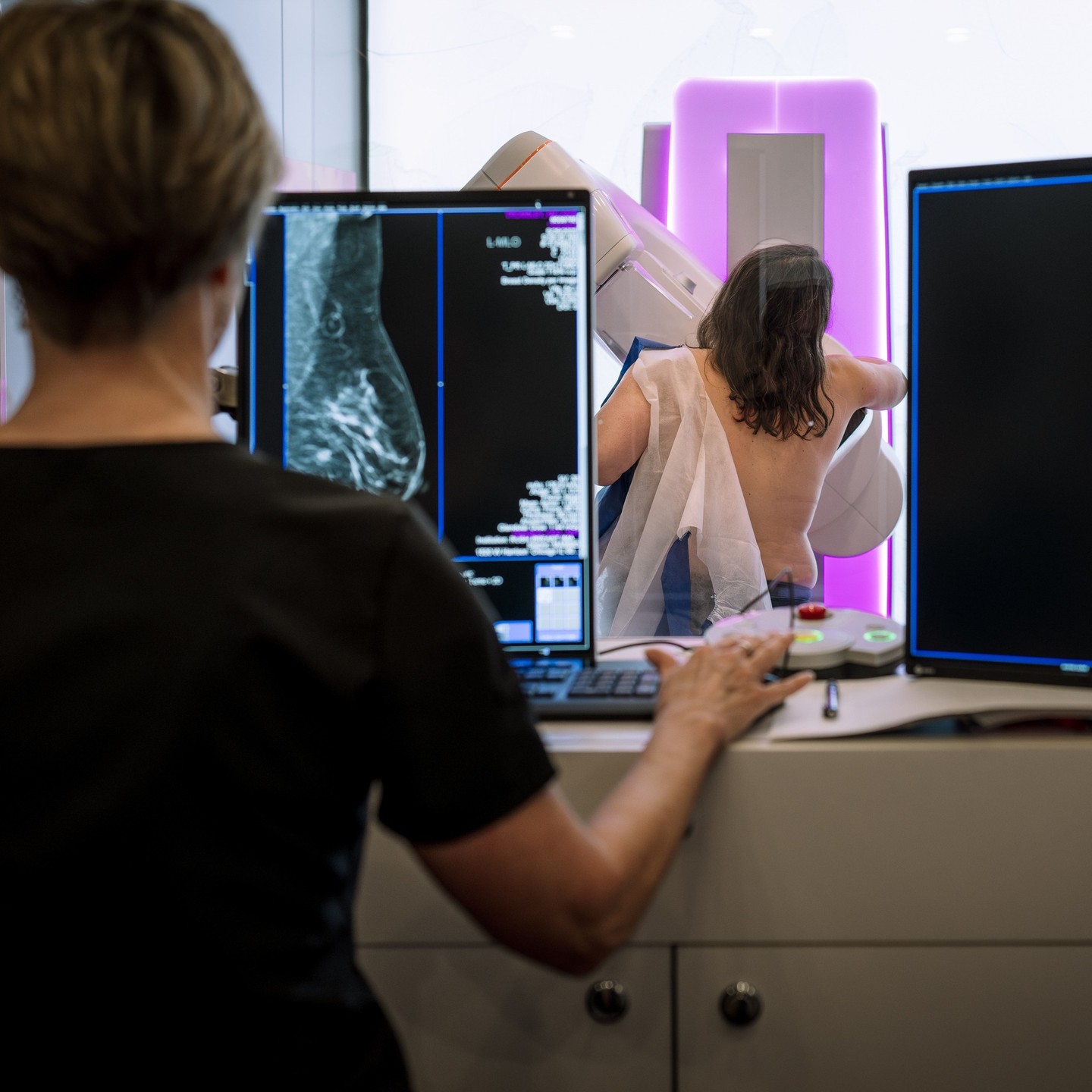 Siemens Healthineers Facebook ad: Far too many women miss their mammograms because…