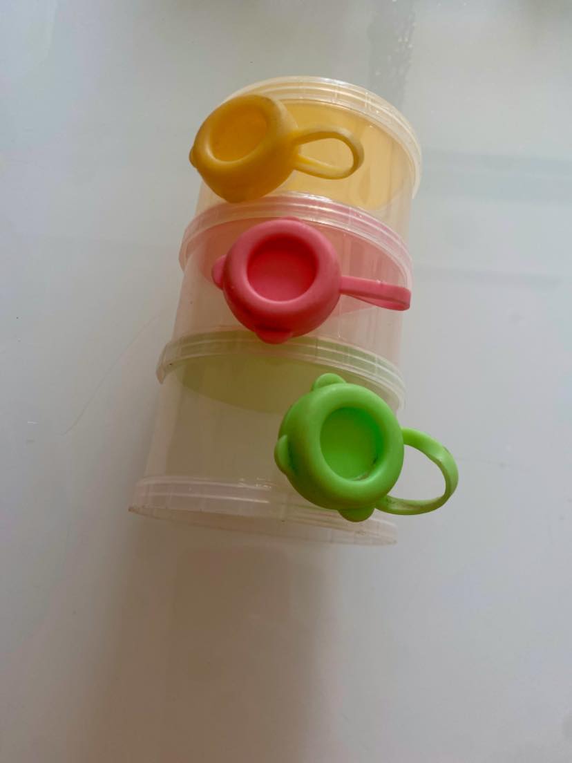 Destockage articles enfants Facebook ad: Chers parents, venez profiter des articles neufs fin…