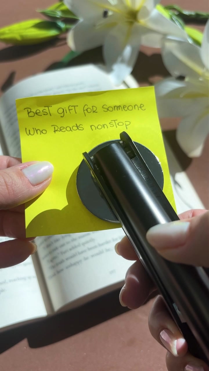 Whispering Pages Facebook ad: 30% OFF: The Perfect Book Lover Gift