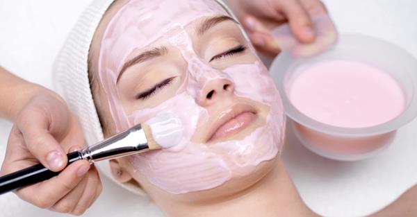 Cutshim frisør og spa as Facebook ad: Egenpleie og velvære i fokus