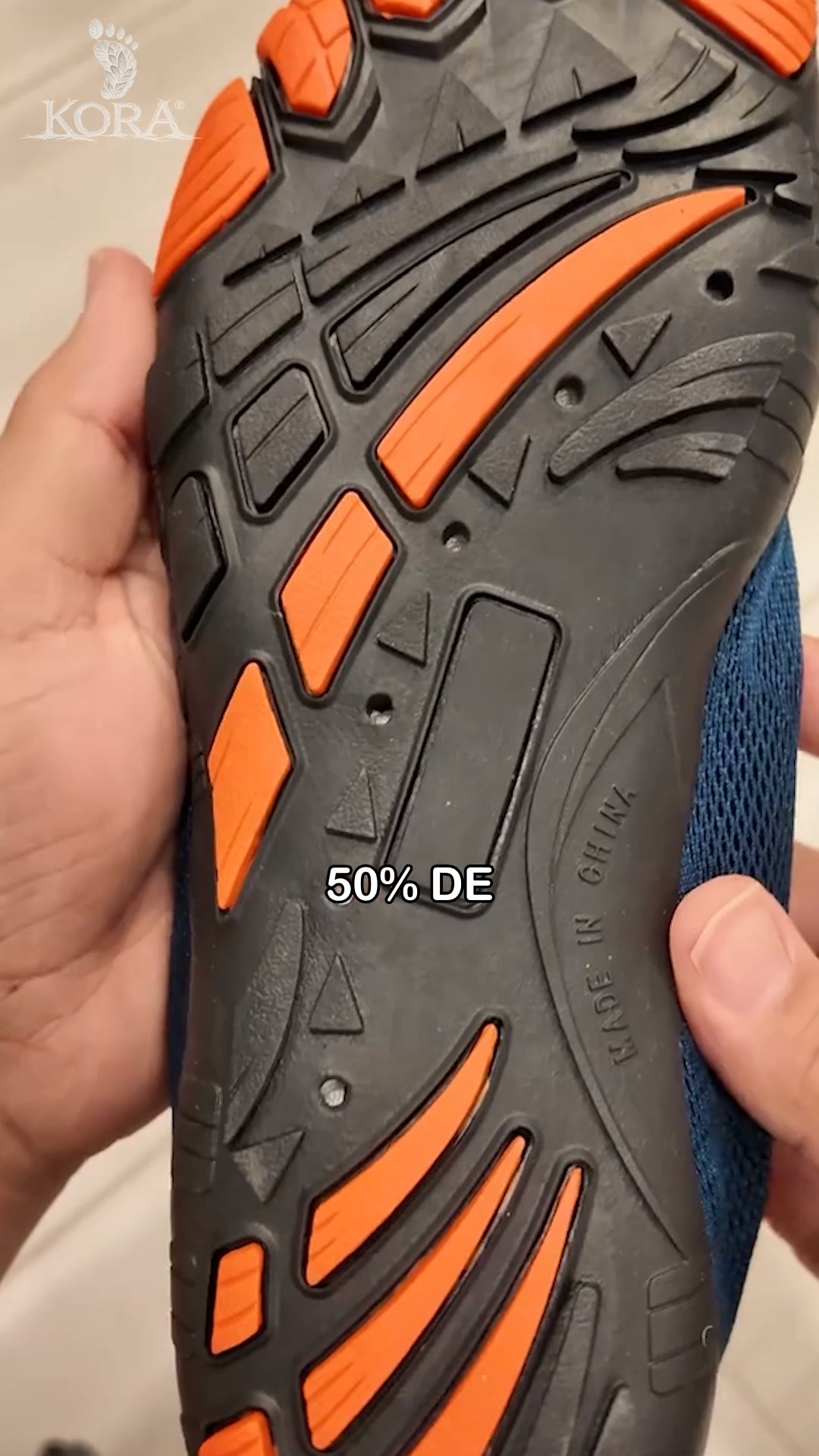 Kora Barefoot Facebook ad: LIBERA TUS PIES