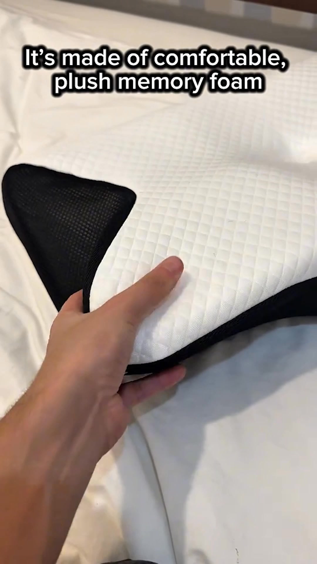 Netscroll Facebook ad: Pametno spanje z ergonomsko udobnostjo
