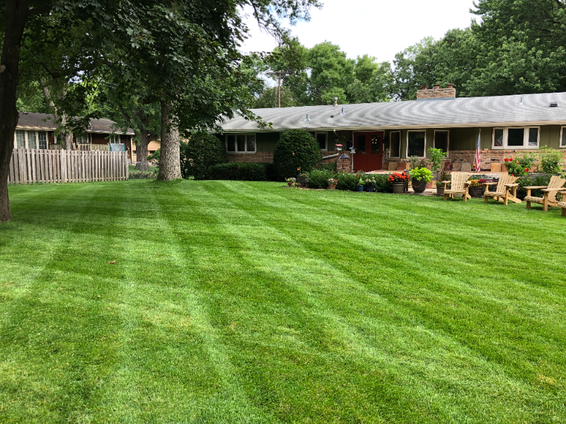 Team Engine Jobs Facebook ad: Commercial Lawn Care Applicator - Fertilizer Tech…