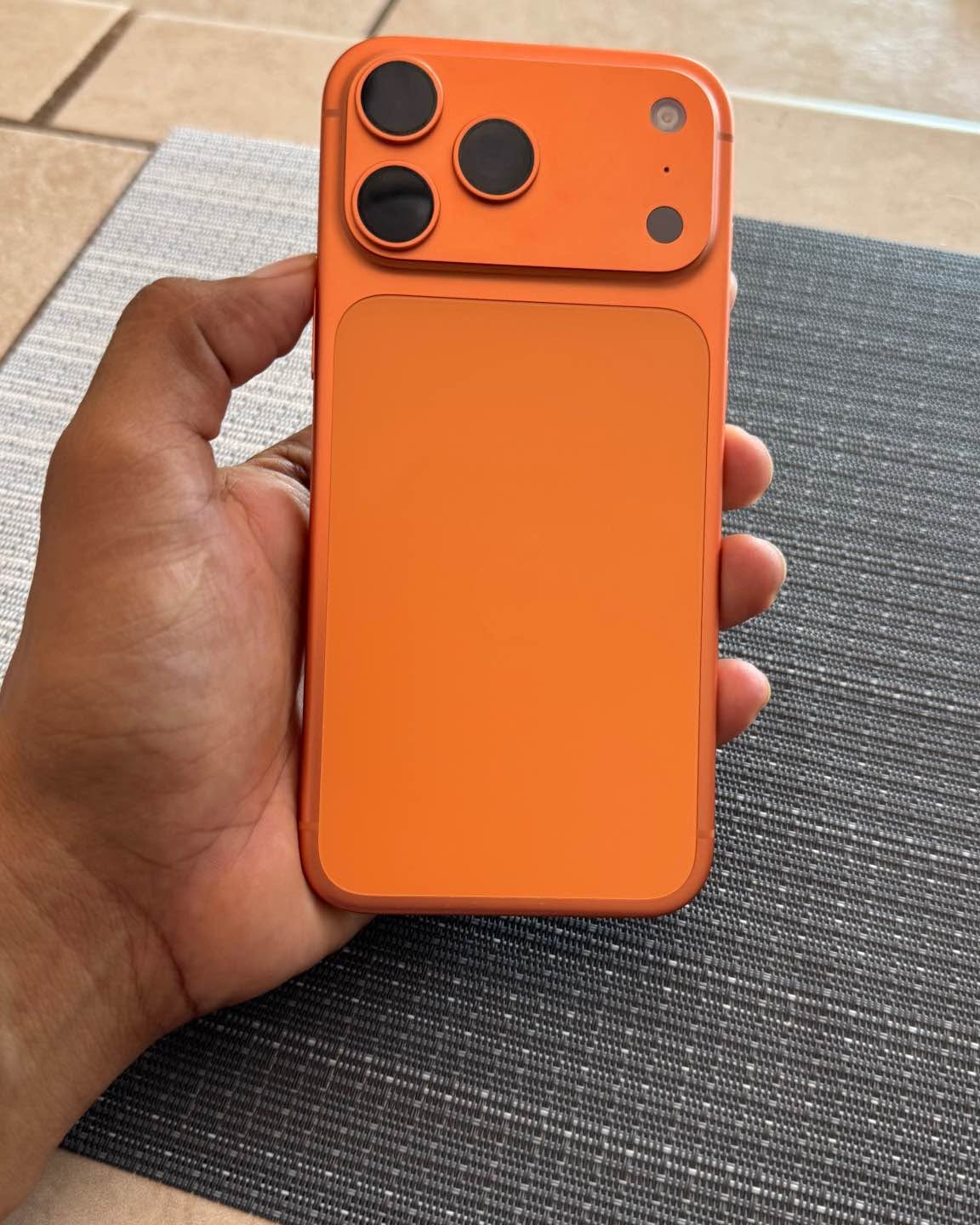 Armando Perez Facebook ad: iPhone 17 pro ma || 256gb || 100% || trade with pro max