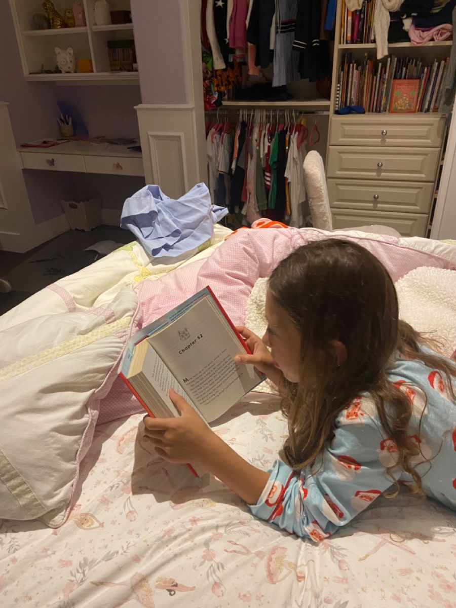 Julias Mom Hacks Facebook ad: The only thing that calms my son down is a screen.