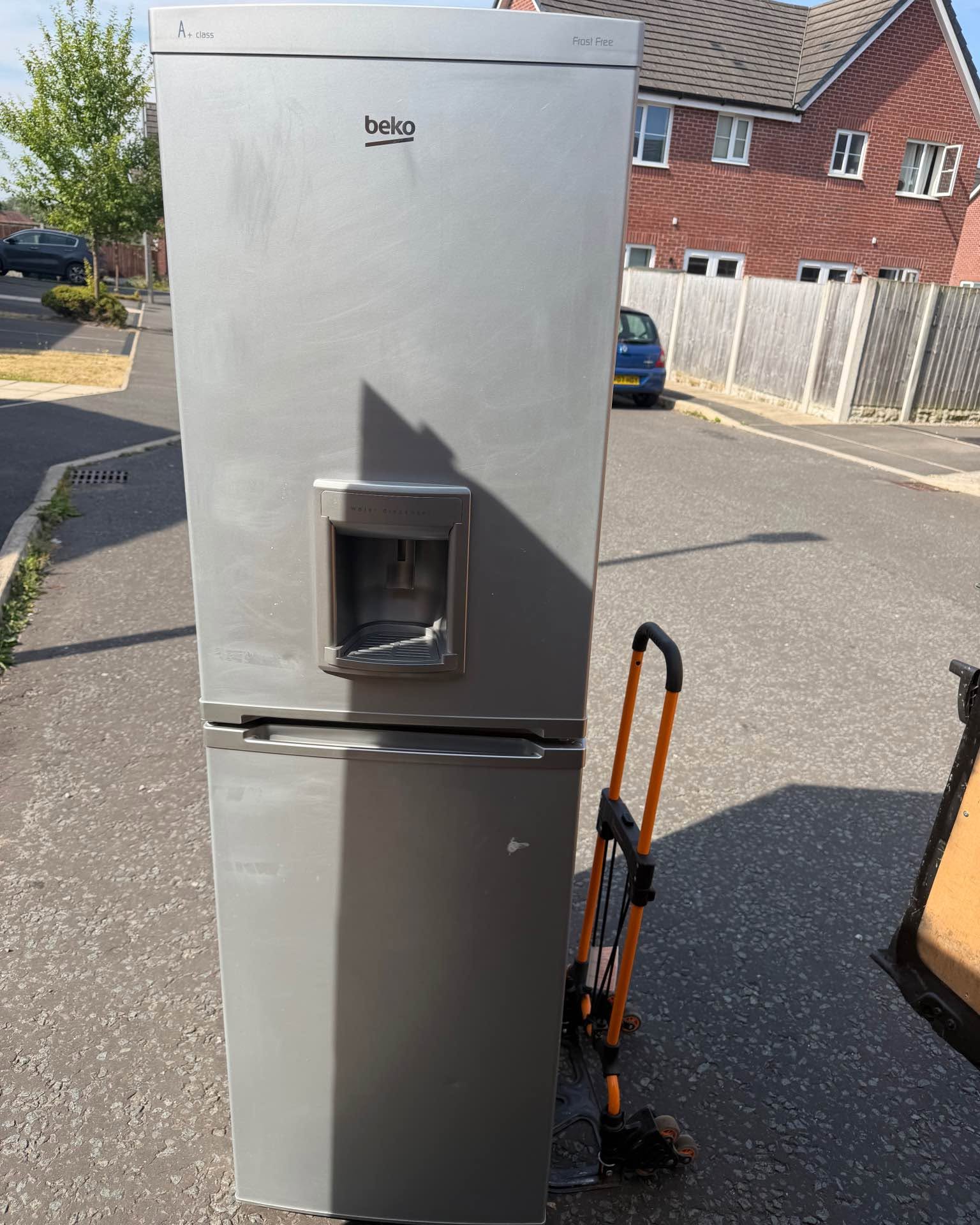 Nicola Jones Facebook ad: BEKO fridge freezer ‘delivery available