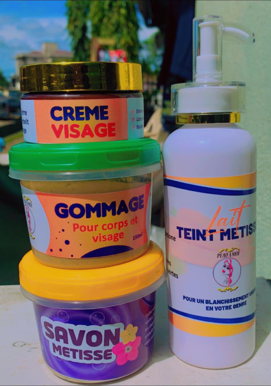 Ma peau a moi Facebook ad: LAIT CORPOREL