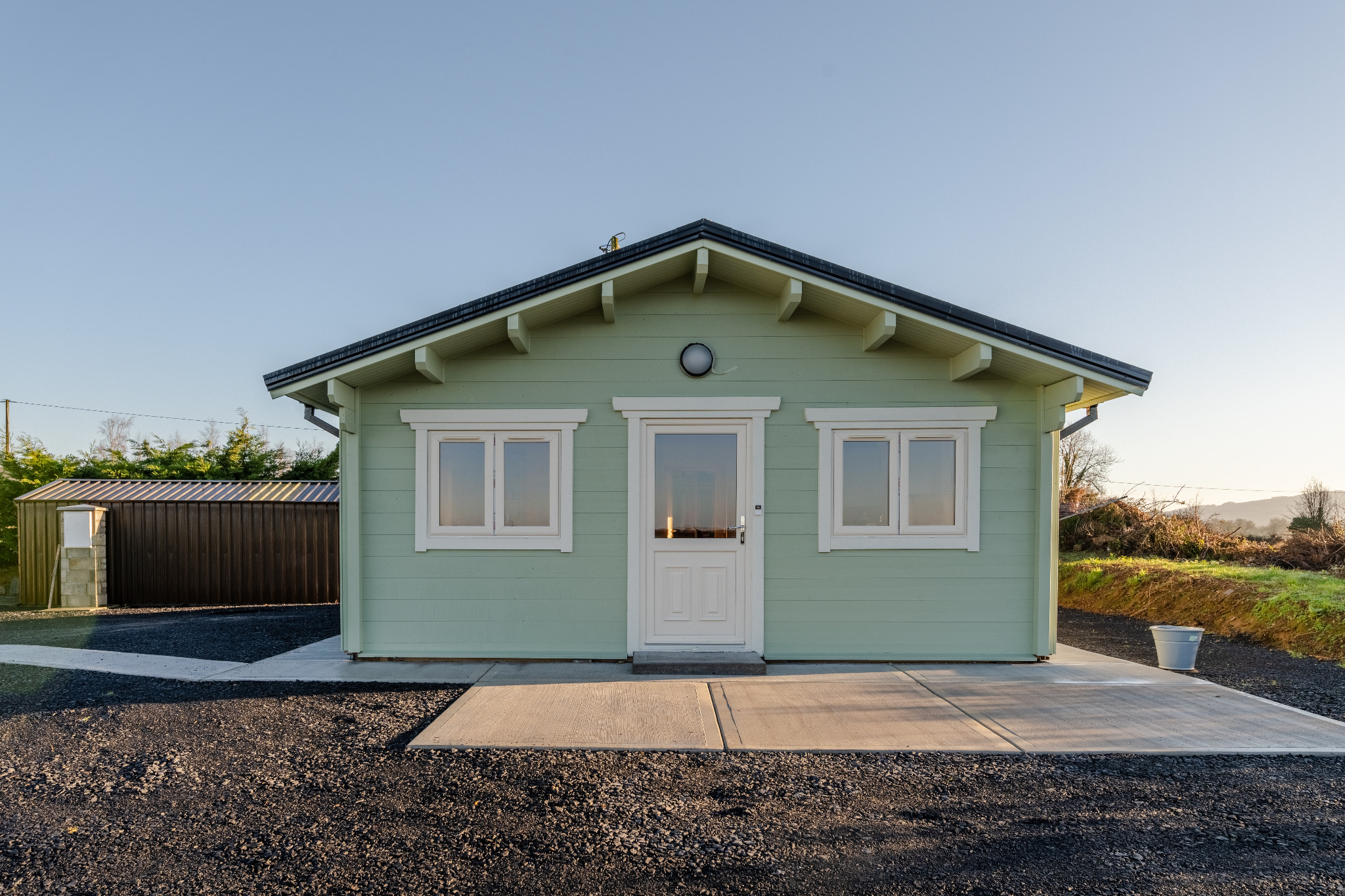 Timber Living Ltd Facebook ad: What if staying close to family didn’t mean…