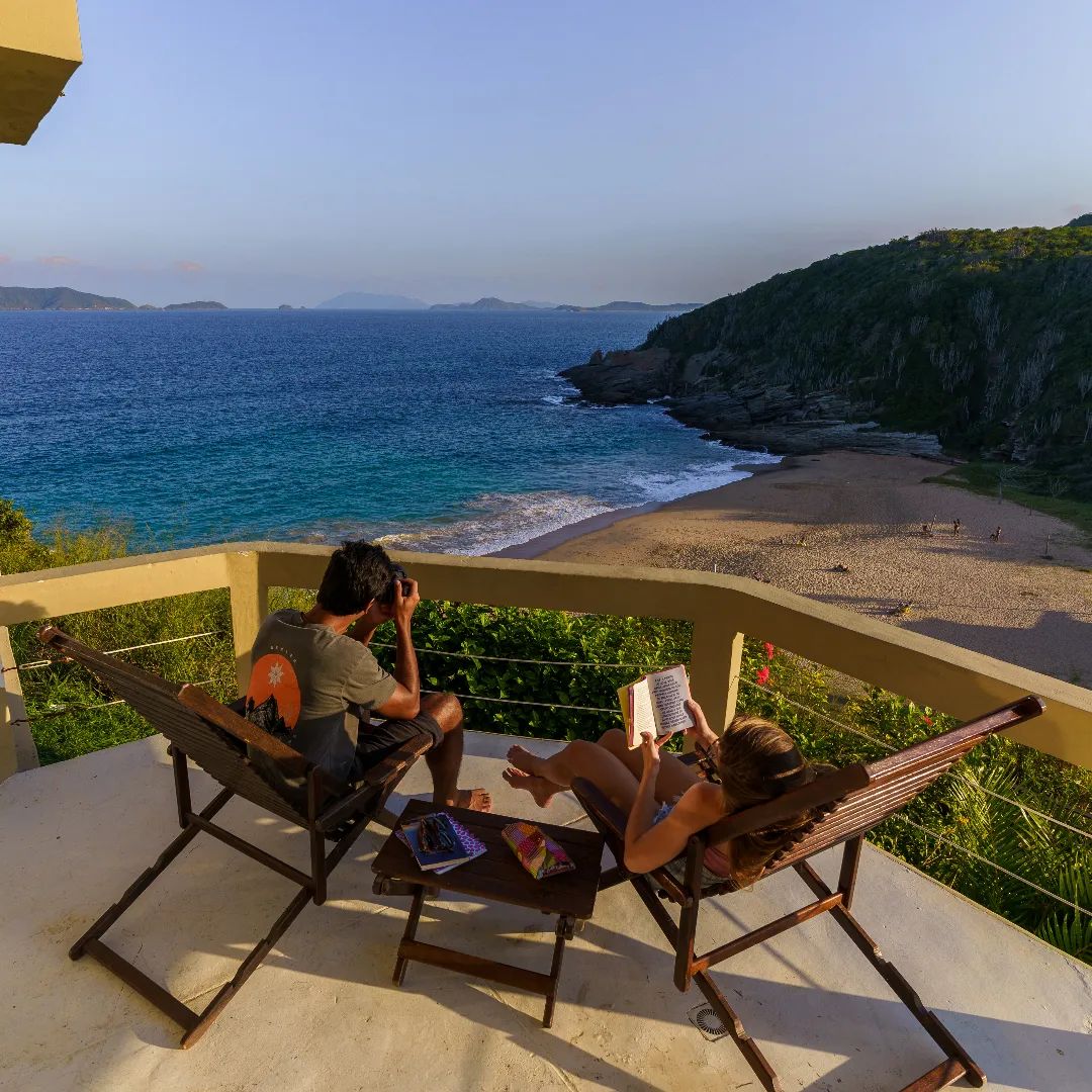 APA Pau Brasil Facebook ad: Localizado na deslumbrante Praia das Caravelas, o APA…