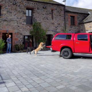Paving Direct Facebook ad: Denby Limestone Tudor Cobbles