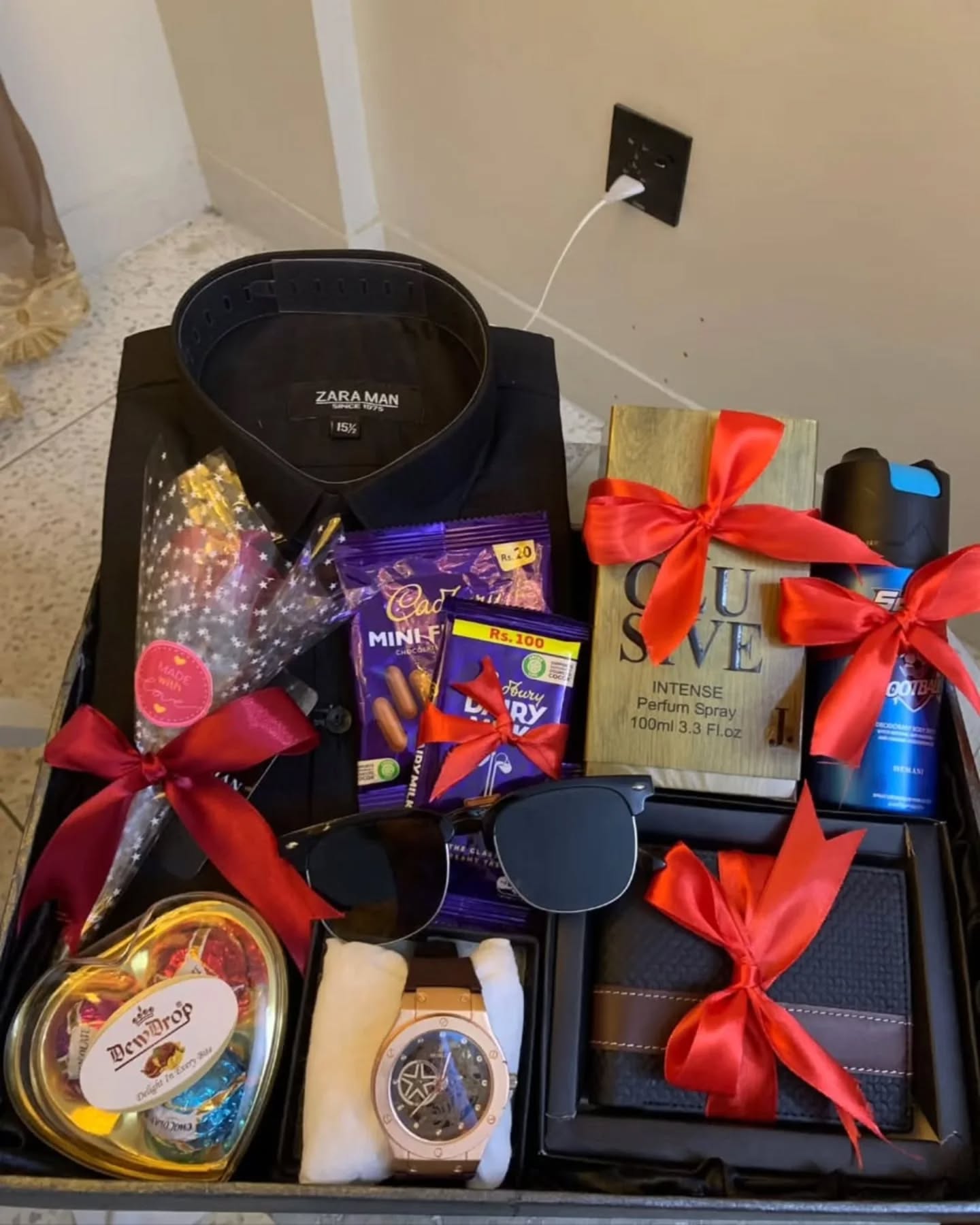 vip_gift_hamper_fore_love Facebook ad: gift hamper for men White