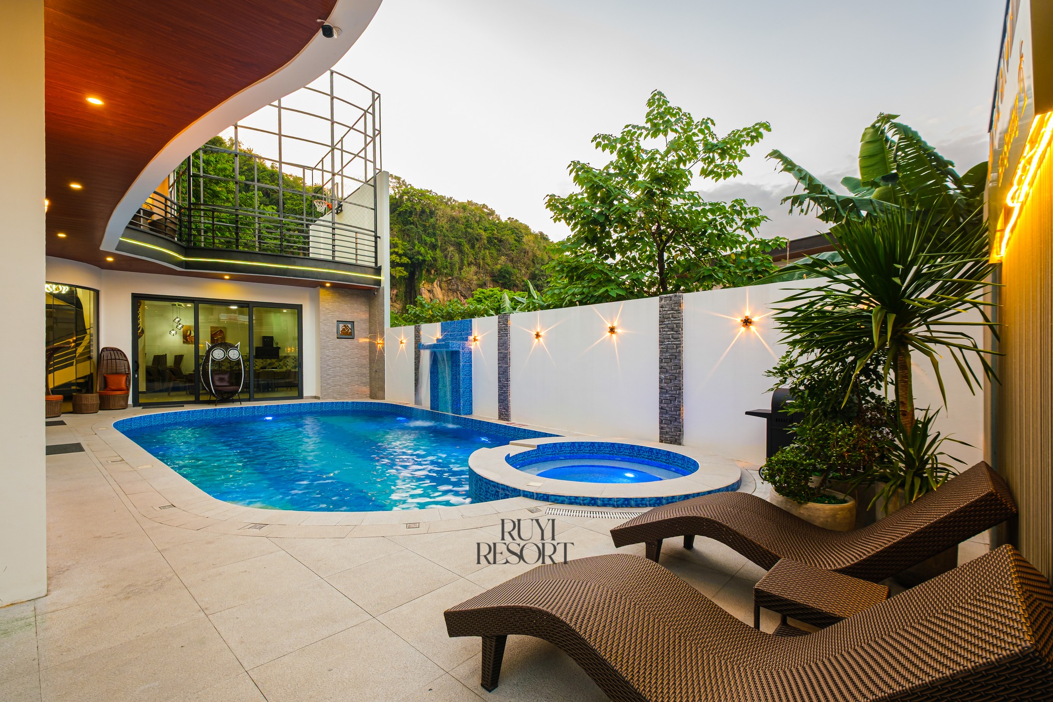 Ruyi Resort Facebook ad