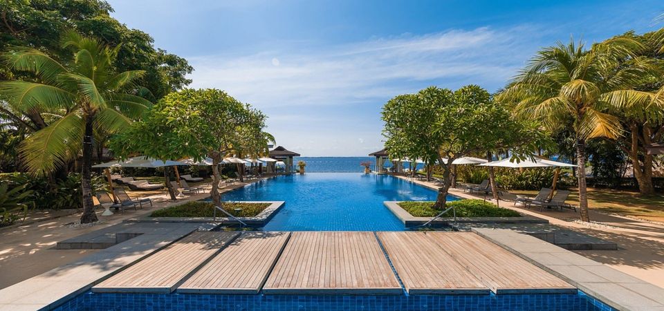 Crimson Resort and Spa Mactan Facebook ad