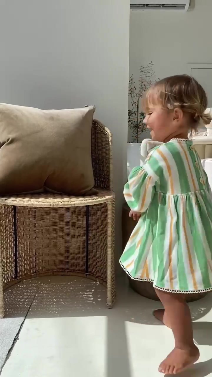 Noni the label Facebook ad: https://noniandco.co.nz/products/noelle-dress-sorrento