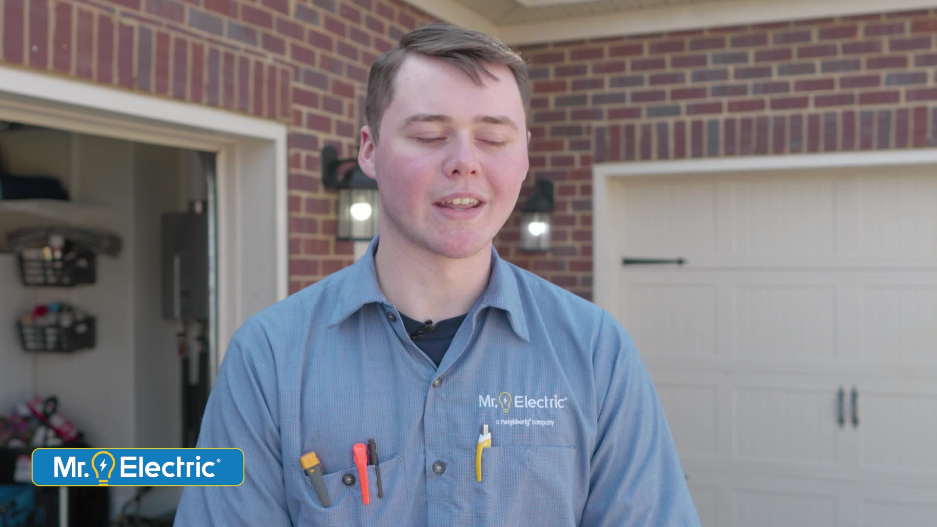 Mr. Electric of Birmingham Facebook ad: Electricians You Trust!
