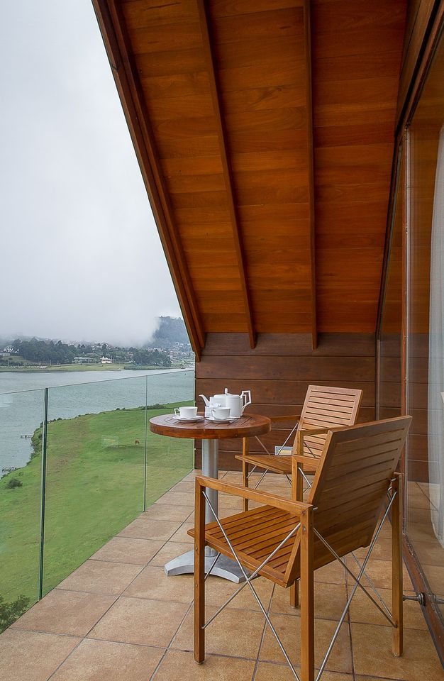 Tea Plant - Nuwara Eliya, Sri Lanka Facebook ad: Enjoy a Salubrious Climate Vacation # Breathtaking view…