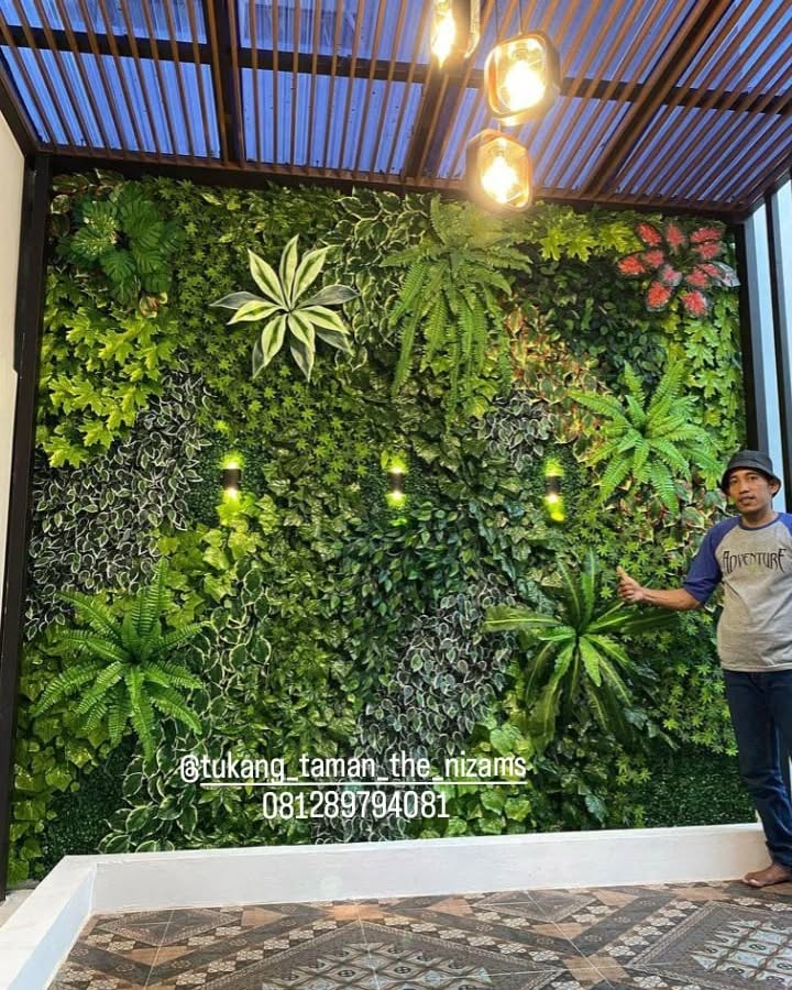 The Nizams Taman Facebook ad: Vertical garden dengan tanaman sintetis/artificial membuat…