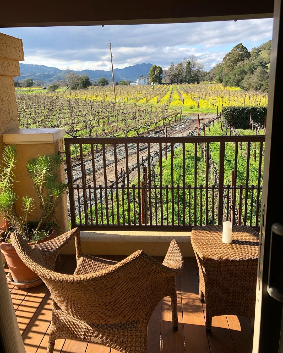 Explore Yountville Facebook ad: Welcome to The Heart of Napa Valley.