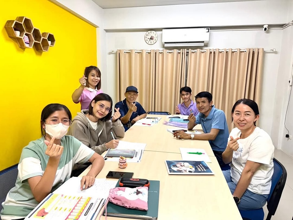 เรียนภาษาอังกฤษ Best English สาขาแปดริ้ว Facebook ad: เรียนสนุกเข้าใจง่าย ราคาสบายกระเป๋า