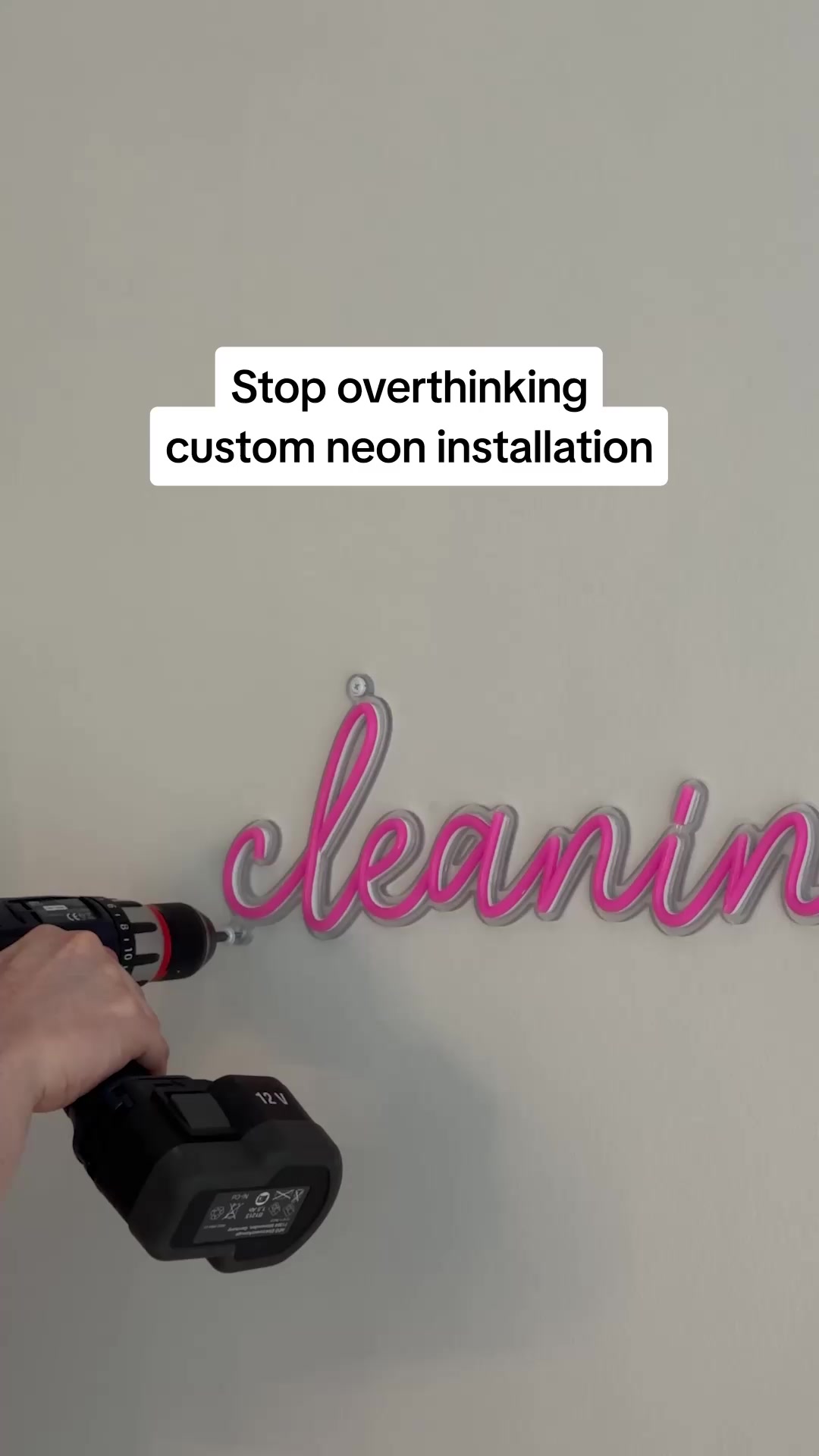 The Neon Company Facebook ad: Unique Design in 4 hours