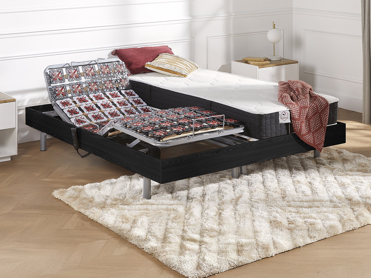 Vente-unique.com Facebook ad: Offrez-vous des nuits de rêve avec les lits…