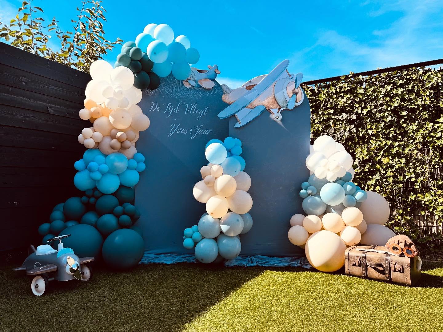 Aurae Events Facebook ad: ๐๐ญ๐บ๐ช๐ฏ๐จ ๐ช๐ฏ๐ต๐ฐ ๐๐๐