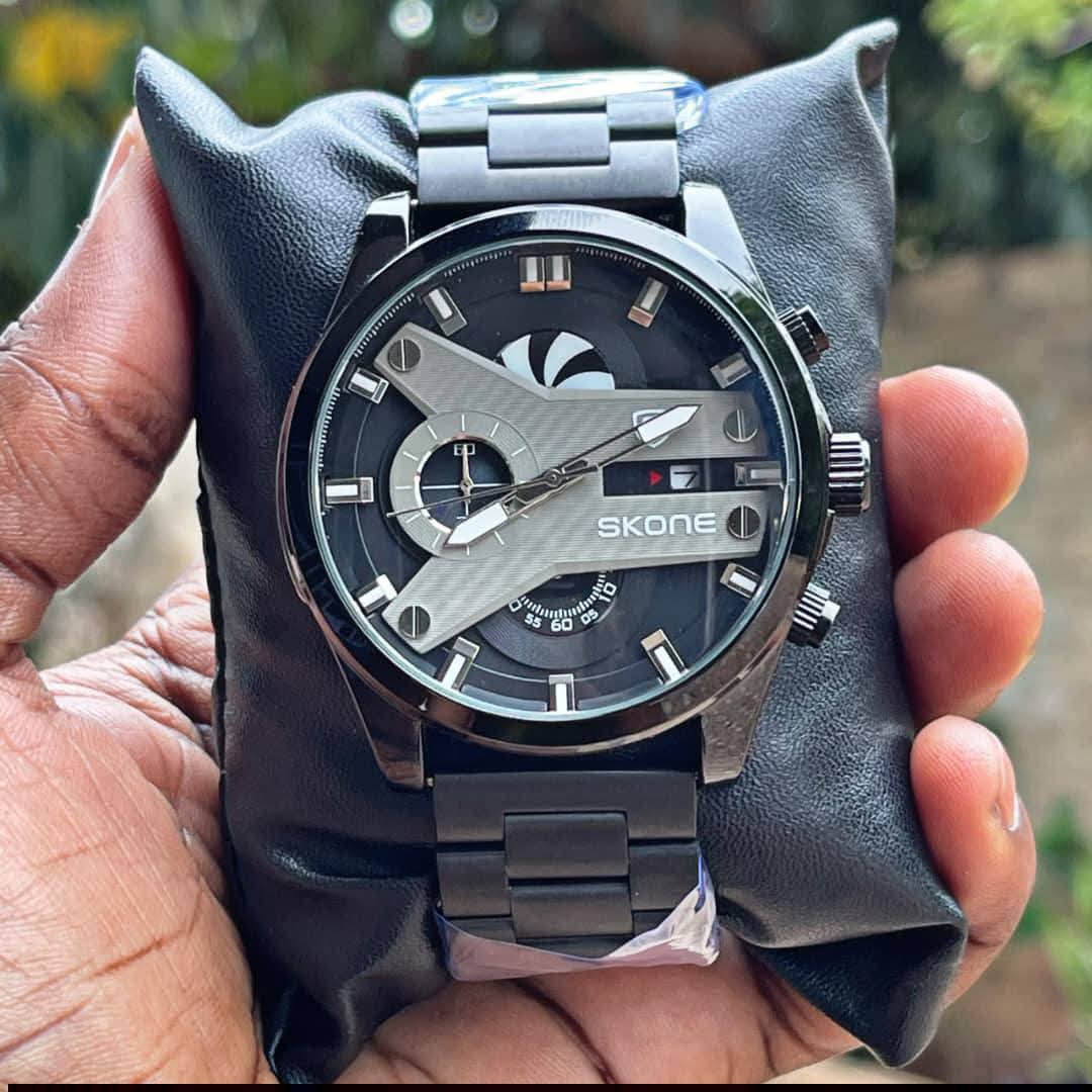 Domia online $tores Facebook ad: Limited-Time Offer: Premium Stainless Steel Wristwatches…