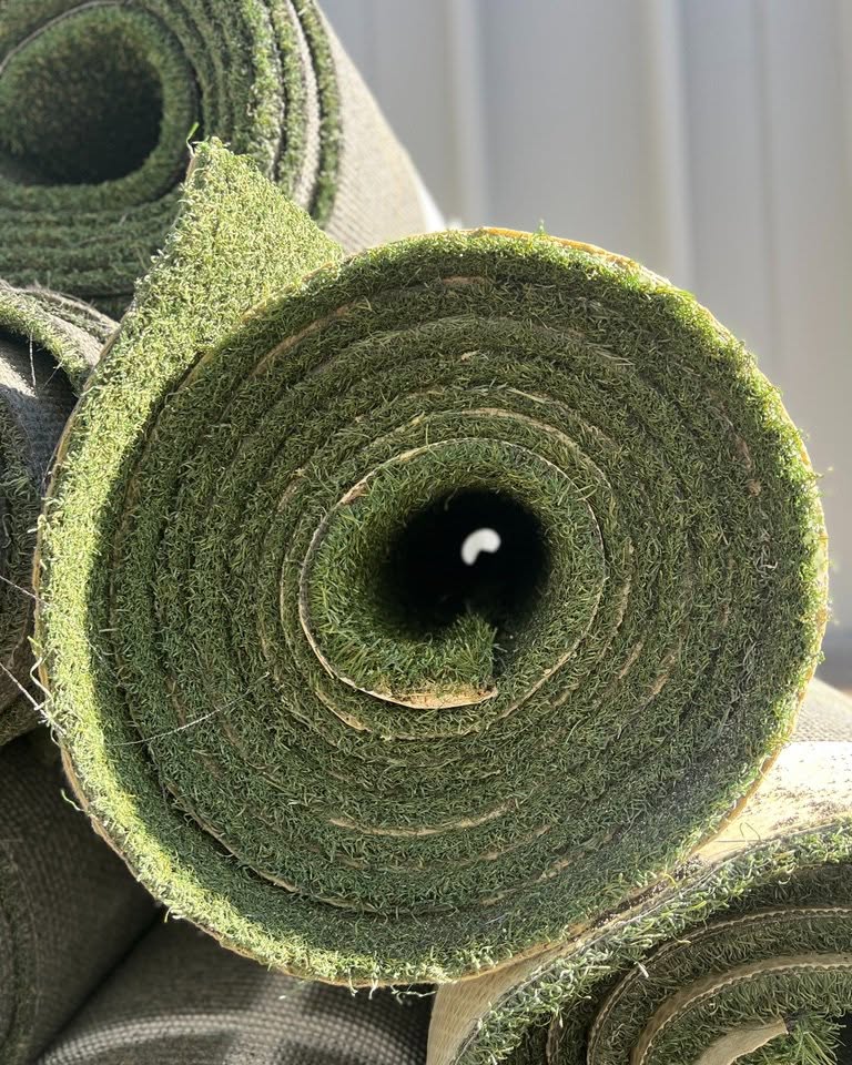 Sarah Miller Facebook ad: Muddy Yard? Lay Some Turf Down!