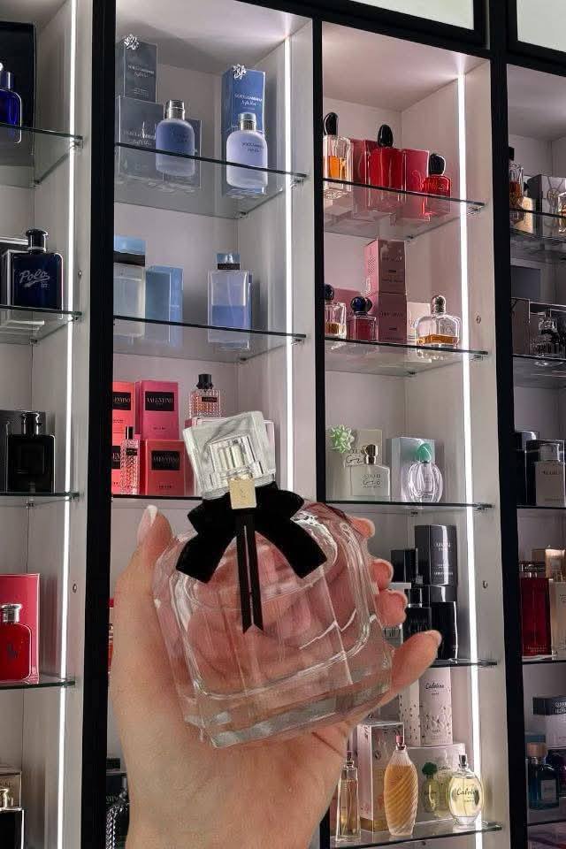 Scent Empire Facebook ad: Duty free ကဝယ်ထားတဲ့ Luxury & branded perfume အားလုံးကို…