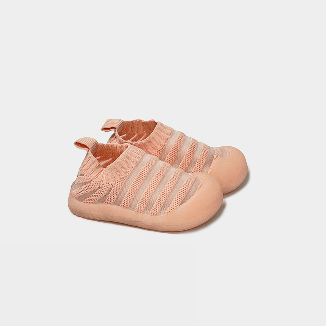 Biopedics Facebook ad: Calzado respetuoso barefoot diseñado para los primeros pasos