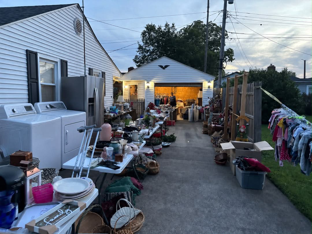 USED Electronics,furniture or TOOLS BUYER Facebook ad: Looking to sell something you no longer need?