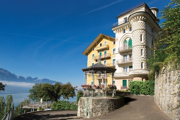 Surval Montreux Facebook ad