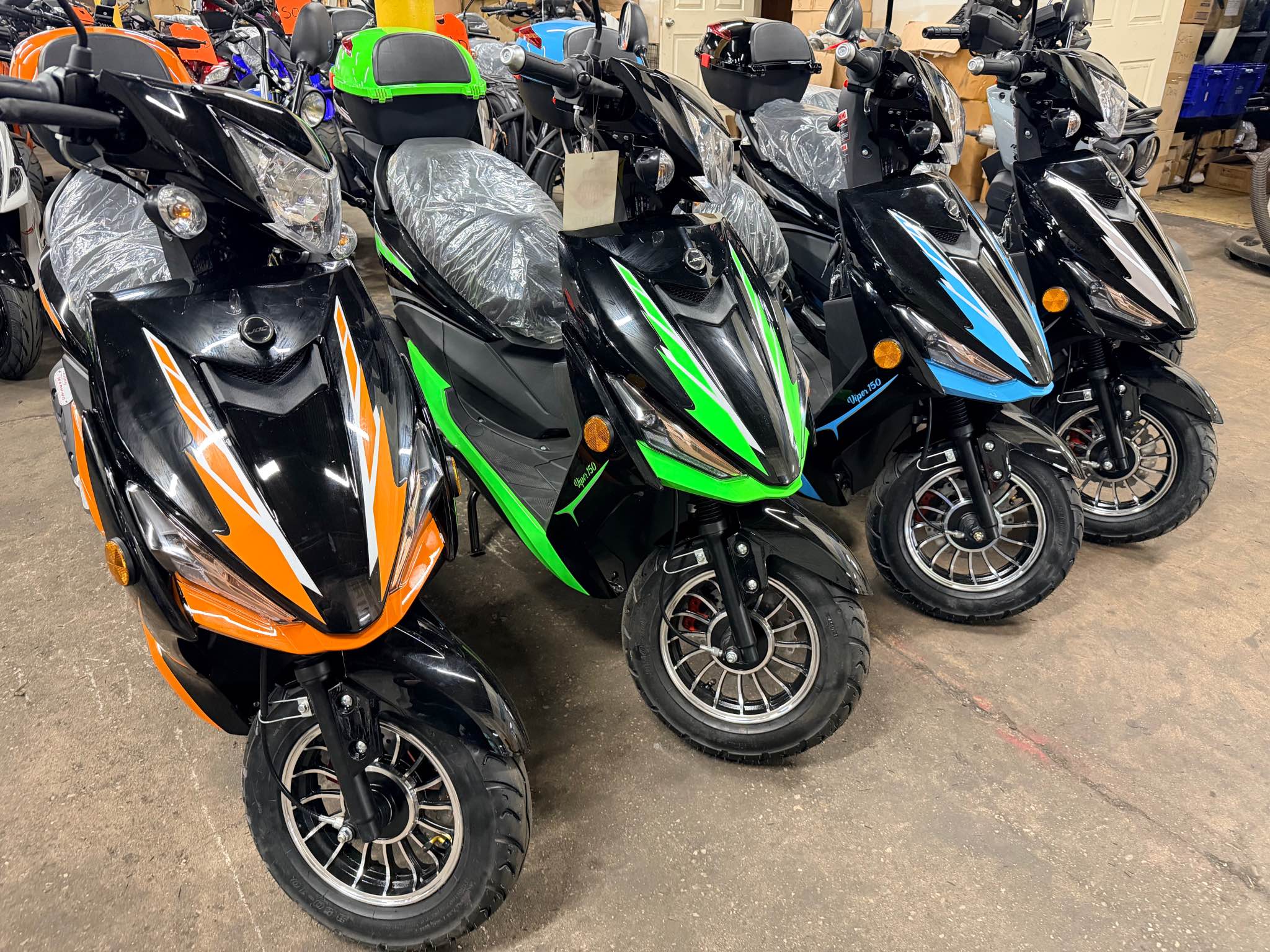 Craig Li Facebook ad: 2026 BRAND NEW SCOOTER/MOPED 150cc VIPER 150, $400 OFF…